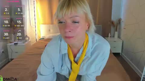 Snapshot of ann_annise chatting on July 1, 1:18 am ann_annise online show from July 1, 1:18 am