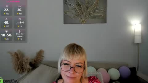 Snapshot of ann_annise chatting on July 5, 12:50 am ann_annise online show from July 5, 12:50 am