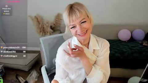 Snapshot of ann_annise chatting on July 5, 4:19 am ann_annise online show from July 5, 4:19 am