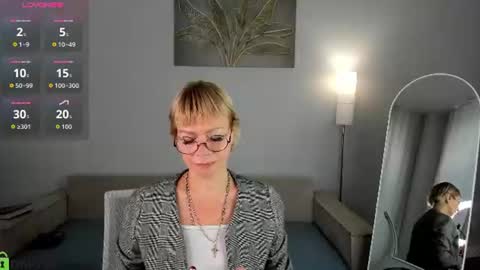 Snapshot of ann_annise chatting on August 10, 12:36 am ann_annise online show from August 10, 12:36 am