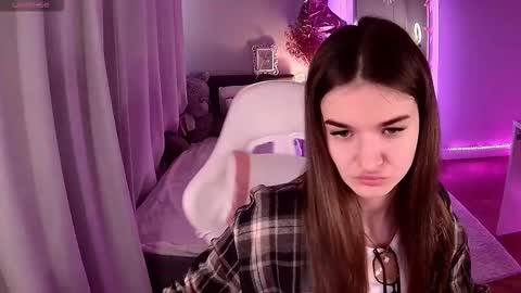 ann_woood online show from March 4, 7:25 am