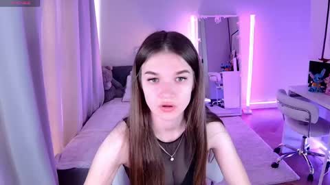 Snapshot of ann_woood chatting on May 4, 6:31 am ann_woood online show from May 4, 6:31 am