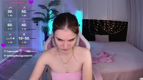 Snapshot of ann_woood chatting on May 20, 6:58 pm ann_woood online show from May 20, 6:58 pm