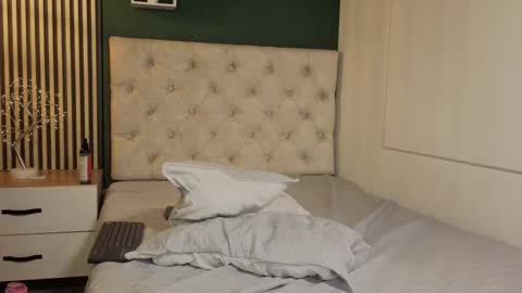Snapshot of anna_beneet chatting on September 24, 3:10 am anna_beneet online show from September 24, 3:10 am
