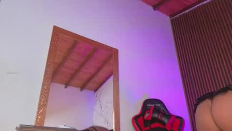 Snapshot of anna_beneet chatting on September 27, 12:21 pm anna_beneet online show from September 27, 12:21 pm