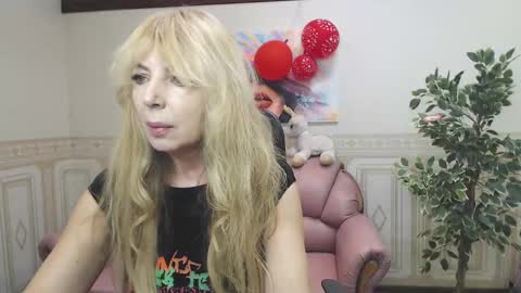 Anna Ditrih online show from February 19, 12:33 pm