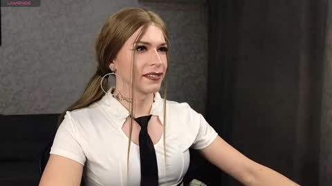 Snapshot of anna_inheart chatting on May 14, 10:16 pm Anna online show from May 14, 10:16 pm