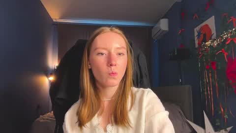 Snapshot of anna_kare chatting on April 16, 2:51 pm Anna online show from April 16, 2:51 pm