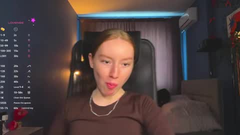 Snapshot of anna_kare chatting on April 21, 11:27 am Anna online show from April 21, 11:27 am