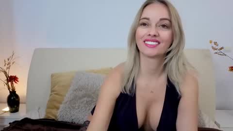 Snapshot of anna_love1 chatting on November 6, 9:05 pm Anastasia online show from November 6, 9:05 pm