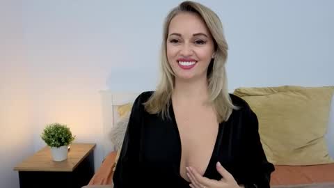 Snapshot of anna_love1 chatting on November 28, 11:40 pm Anastasia online show from November 28, 11:40 pm