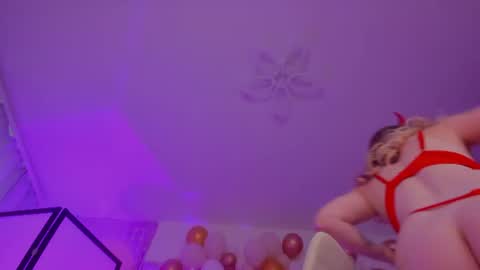 Snapshot of anna_lure chatting on June 11, 2:44 am anna_lure online show from June 11, 2:44 am
