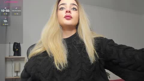 Snapshot of anna_nickol chatting on December 25, 3:49 pm Anna online show from December 25, 3:49 pm