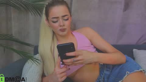 Snapshot of anna_nickol chatting on November 6, 2:51 pm Anna online show from November 6, 2:51 pm