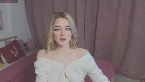 Snapshot of anna_nickol chatting on November 12, 9:21 am Anna online show from November 12, 9:21 am