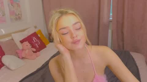 Snapshot of anna_nickol chatting on July 17, 1:40 pm Anna online show from July 17, 1:40 pm