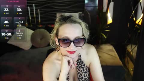 Snapshot of anna_noir chatting on March 14, 2:00 pm Anna online show from March 14, 2:00 pm