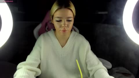 Anna online show from December 18, 11:44 pm