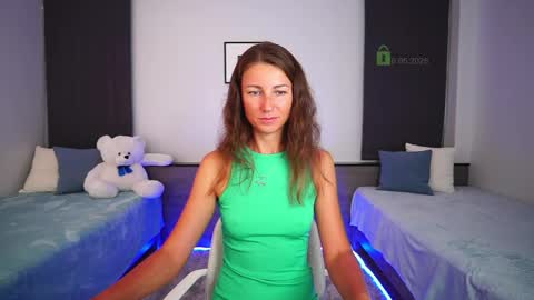 Snapshot of anna_shine_ chatting on May 16, 10:36 am Anna Shine online show from May 16, 10:36 am