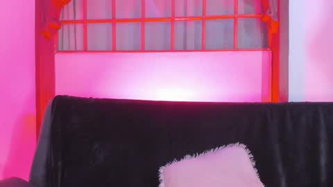 annaa__ online show from December 4, 11:13 pm