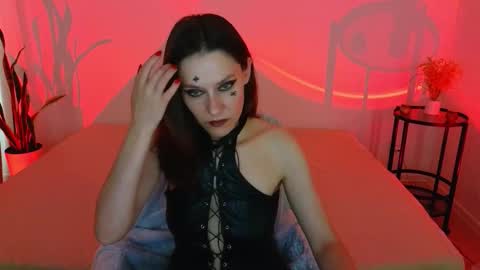 Snapshot of annaabels chatting on October 31, 8:04 am annaabels online show from October 31, 8:04 am