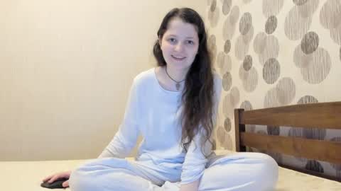 annaahcharm online show from July 6, 6:32 pm