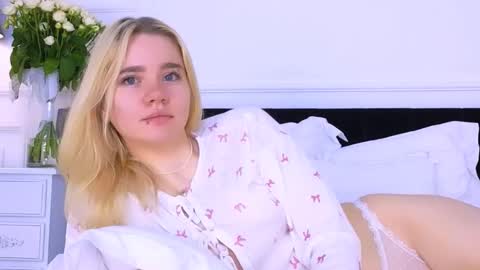 AnnaBelle online show from October 8, 2:31 am