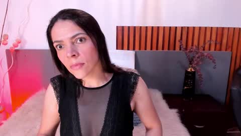 AnnaBrooks online show from March 8, 1:59 pm