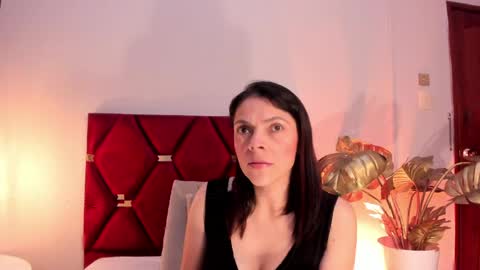 Snapshot of annabrookks chatting on June 6, 12:27 am AnnaBrooks online show from June 6, 12:27 am