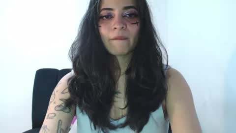 Snapshot of annacrow chatting on June 14, 11:51 pm Anna online show from June 14, 11:51 pm