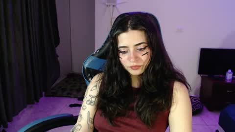 Snapshot of annacrow chatting on June 20, 2:47 am Anna online show from June 20, 2:47 am