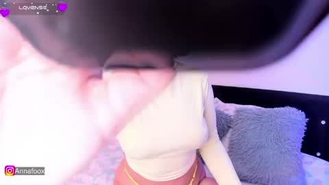 annafoox_ online show from April 23, 11:53 am