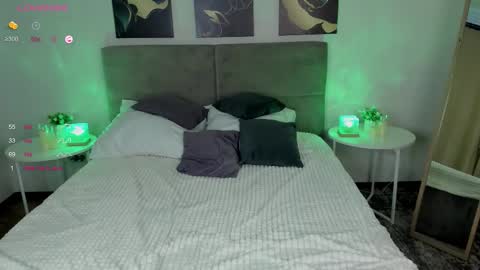 annagrees1 online show from September 17, 9:22 am