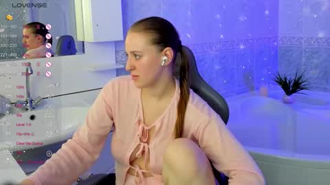 annagrees1 online show from March 12, 4:51 am