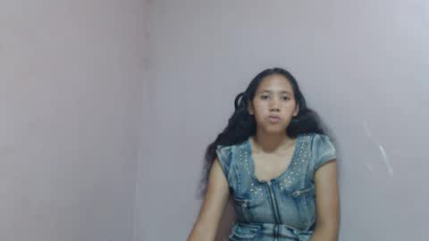 Snapshot of annahhotgirl chatting on February 15, 9:49 am annahhotgirl online show from February 15, 9:49 am