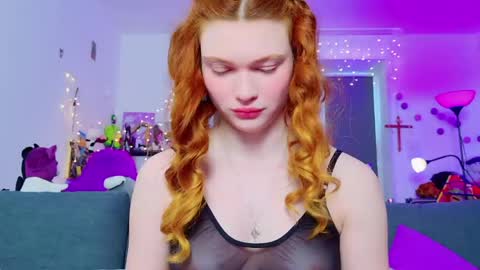 Snapshot of annakeenon chatting on April 24, 5:54 am Anna online show from April 24, 5:54 am