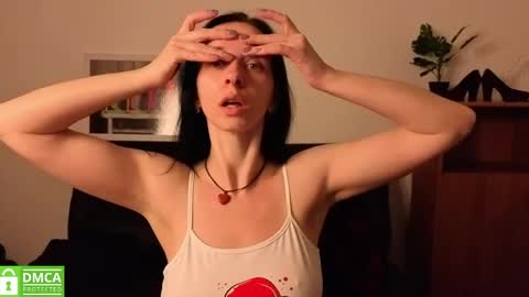 Snapshot of annakillian_kiss chatting on May 11, 5:24 am Anna online show from May 11, 5:24 am