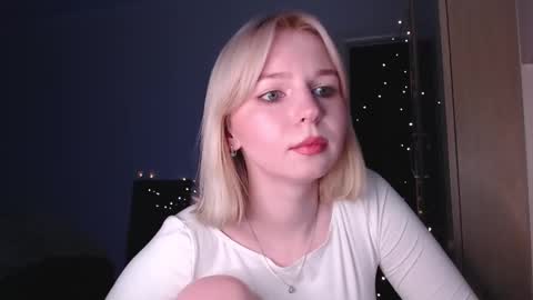 Snapshot of annamilky chatting on March 11, 7:14 pm annamilky online show from March 11, 7:14 pm