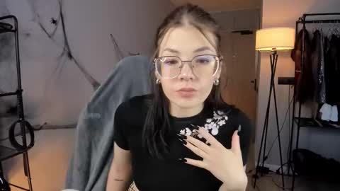 Anna online show from November 3, 6:09 pm