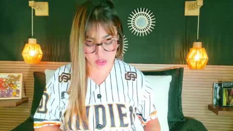 Anna Victoria online show from April 14, 12:49 am