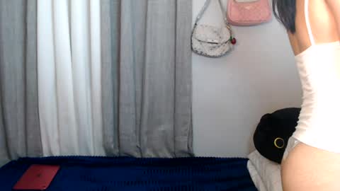 Snapshot of anne_chanelx chatting on July 17, 9:27 am anne_chanelx online show from July 17, 9:27 am