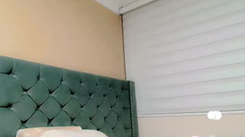       online show from February 4, 11:38 pm