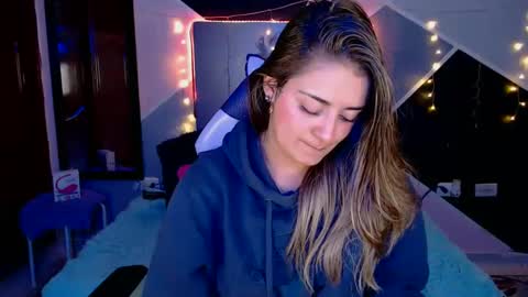 Anne  online show from March 6, 10:58 pm