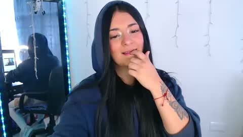 Snapshot of anne_lennon_ chatting on May 7, 7:08 pm Anne online show from May 7, 7:08 pm