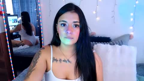 Snapshot of anne_lennon_ chatting on July 25, 6:27 pm Anne online show from July 25, 6:27 pm