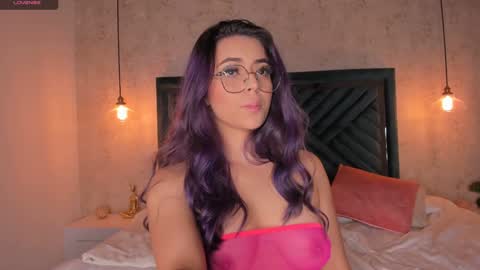 Snapshot of anne_mallow chatting on January 6, 7:42 am Ann online show from January 6, 7:42 am