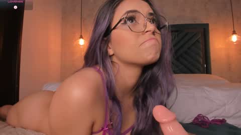 Snapshot of anne_mallow chatting on January 25, 10:19 am Ann online show from January 25, 10:19 am