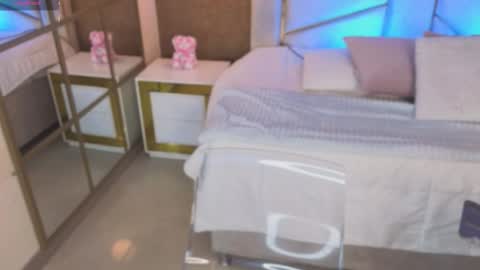 Snapshot of anne_mallow chatting on March 14, 11:48 am Ann online show from March 14, 11:48 am