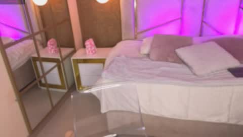 Snapshot of anne_mallow chatting on March 15, 3:23 am Ann online show from March 15, 3:23 am