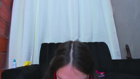 Annelise Hansen online show from March 5, 1:34 am